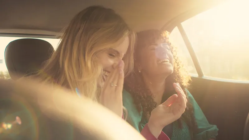 Feliz 20 e Poucos – Gabriela Costa — frame 1